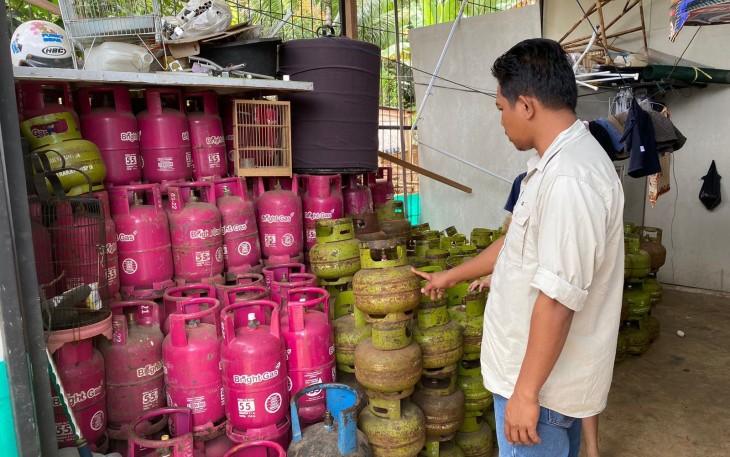 Personel Polsek Kerkap dan Monitoring Harga dan Stok Gas LPG