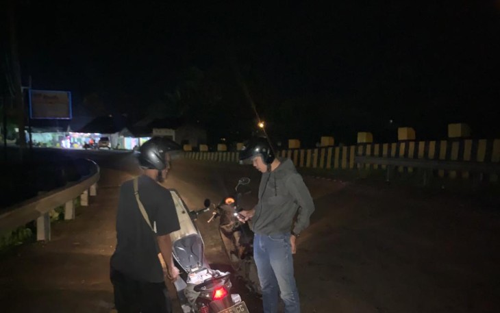 Dini Hari, Patroli Kring Serse Polres Bengkulu Tengah Jaga Jalan Lintas hingga Pemukiman Penduduk