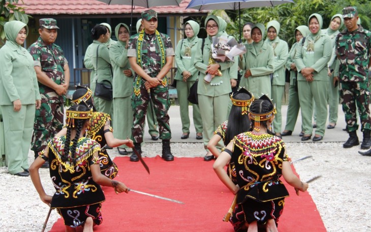Dandim 0906/Kutai Kartanegara Beserta Ketua Persit KCK Sambangi Koramil Zona Hulu