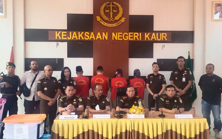 Kejari Kaur saat konferensi pers, Senin (31/07/2023).