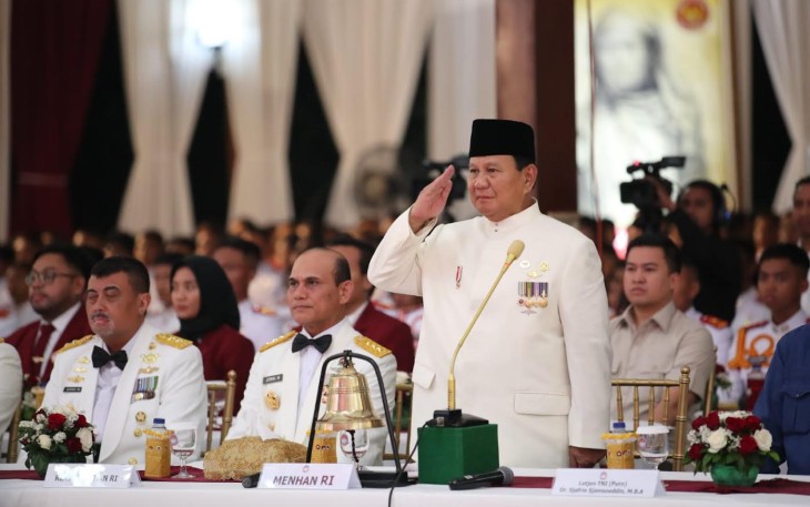 Menteri Pertahanan RI Prabowo Subianto saat memberi pengarahan pada acara Malam Keakraban bersama Kadet Mahasiswa S1, Mahasiswa S2 dan S3 UNHAN RI serta Kadet Mahasiswa D-3 Politeknik “Ben Mboi” UNHAN RI-Belu (NTT) di Hambalang, Bogor, Sabtu (14/10/2023).