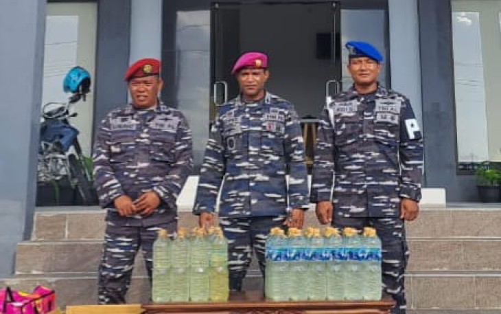 Lanal Kaimana Gagalkan Penyelundupan Miras dari Kapal Penumpang