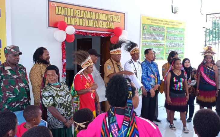  Babinsa Koramil 1710-03/Kuala Kencana Hadiri Peresmian Balai Kampung Karya Kencana