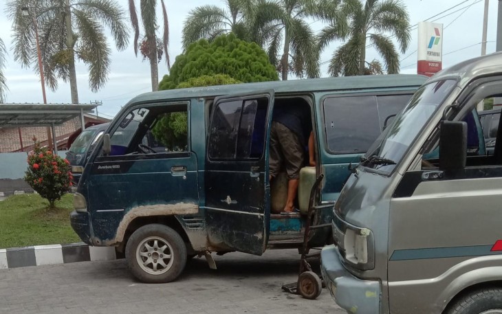 Terpantau Pembeli BBM bersubsidi Banyak Jerigen