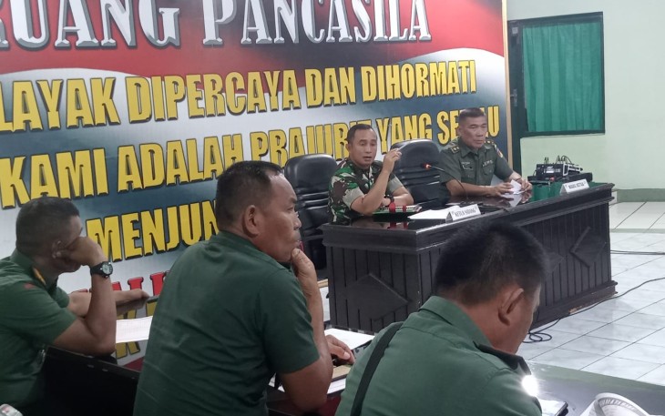 Dandim 1310/Bitung saat menggelar sidang jabatan Bintara dan tamtama