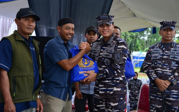 TNI AL Gelar Bakti Sosial dan Bakti Kesehatan di Cianjur Jawa Barat