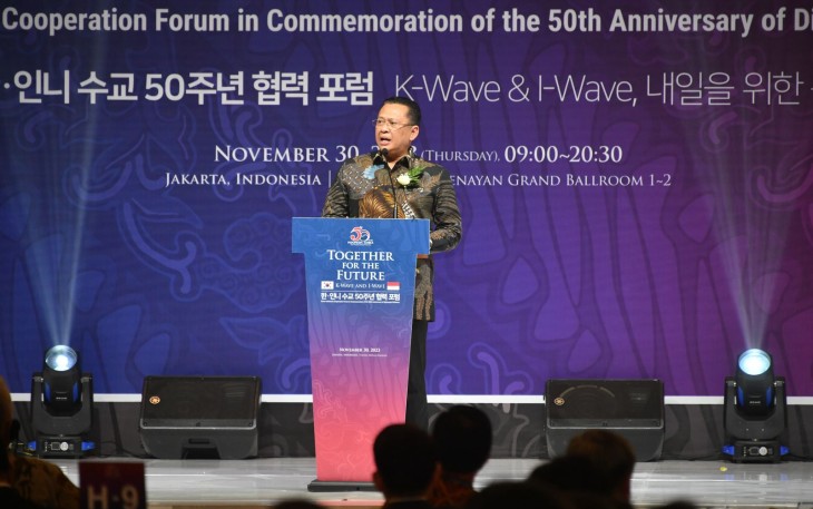 Bamsoet dalam Forum Kerjasama Ekonomi Korea Indonesia, Together for The Future K-Wave and I-Wave, diselenggarakan Herald Media Group Korea, dalam rangka Memperingati 50 Tahun Hubungan Diplomatik Korea Indonesia, di Jakarta, Kamis (30/11/23).