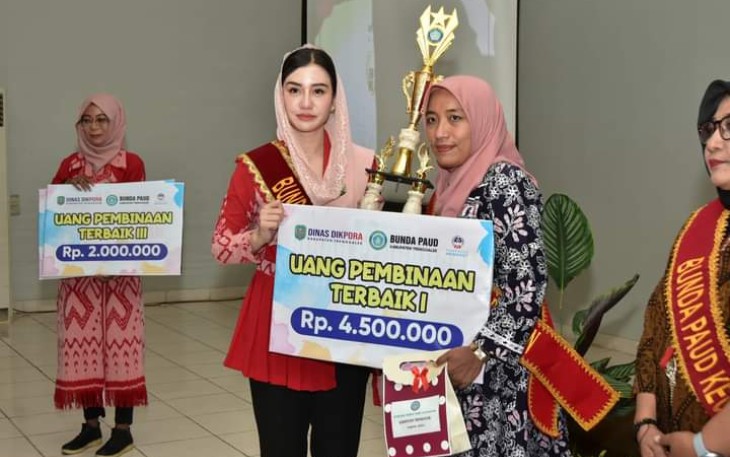Novita Hardini, Ketua tim penggerak PKK, Kabupaten Trenggalek, saat acara anugerah Bunda PAUD Kecamatan, Rabu (1/11/2023)