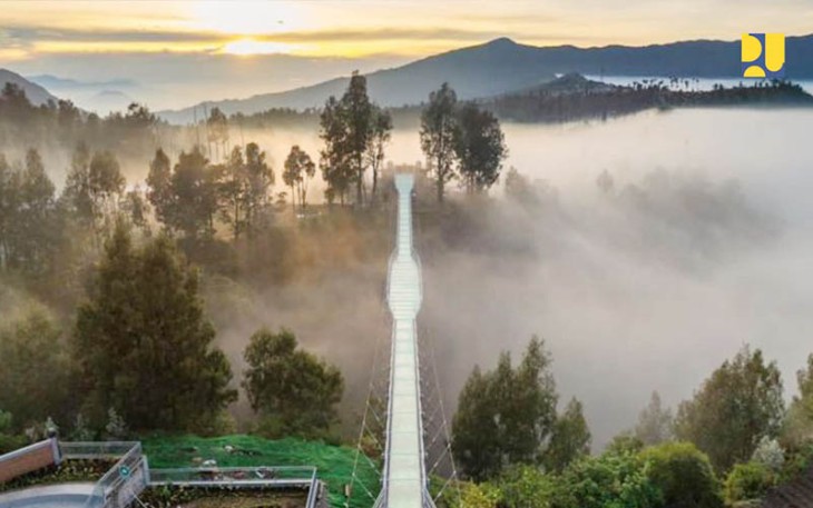 Jembatan Kaca dan Terminal Seruni Point di Kawasan Bromo Tengger Semeru