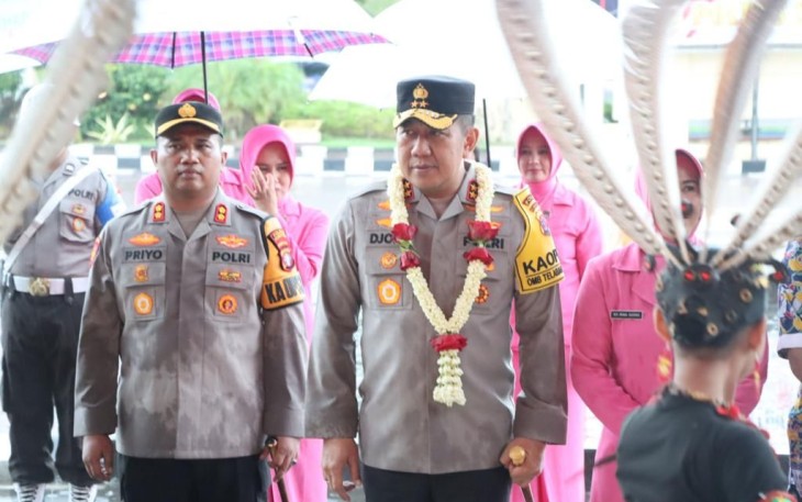 Kapolda Kalteng Irjen Pol Drs. Djoko Poerwanto Disambut Tradisi Potong Pantan