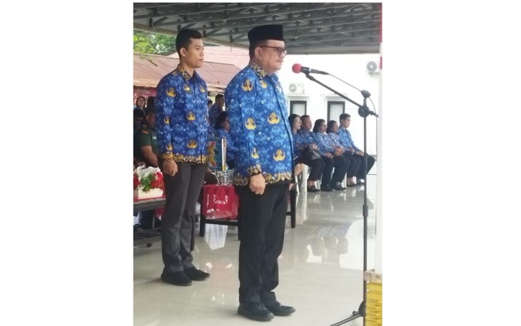 Walikota Bitung Maurits Mantiri saat memimpin apel peringatan hari koperasi Nasional Ke-76 dan Apel Korpri