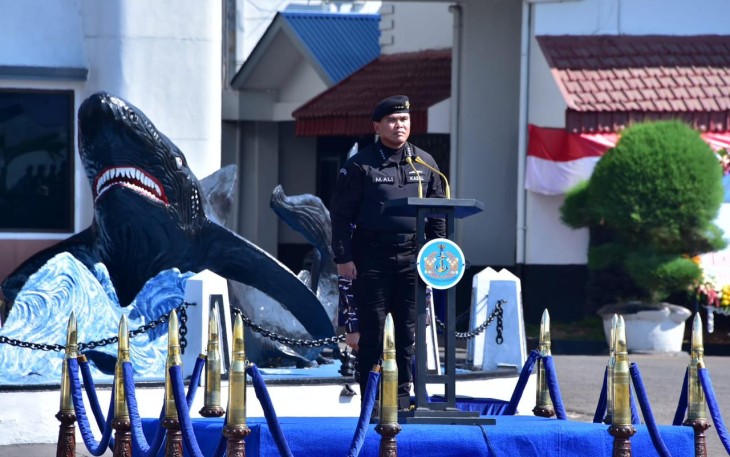 Kasal Pimpin Upacara HUT Ke-64 Hiu Kencana di Surabaya