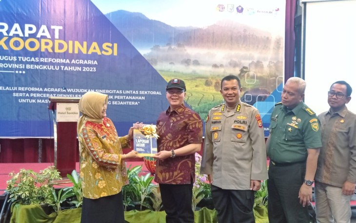 Gubernur Bengkulu Rohidin Mersyah   