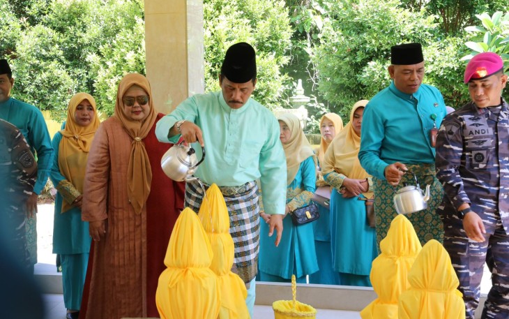 Kepala BP Batam Muhammad Rudi Ziarah ke Makam Zuriah Nong Isa