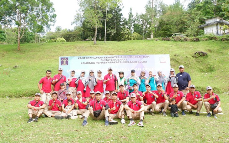 Lapas Kelas III Suliki menggelar kegiatan pembinaan Fisik Mental dan Disiplin di Lembah Anai Resort.