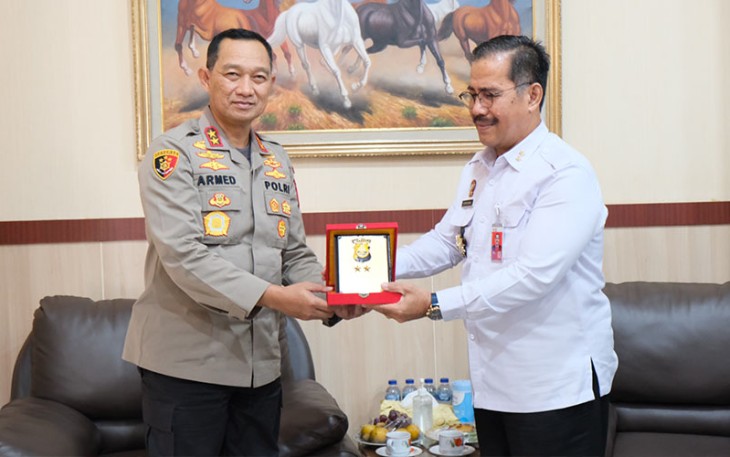 Penyerahan cindera mata