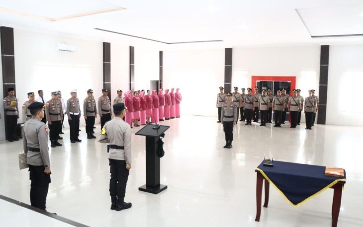 Kapolres Lingga Pimpin Upacara Pelantikan dan Sertijab Pejabat Utama Polres Lingga