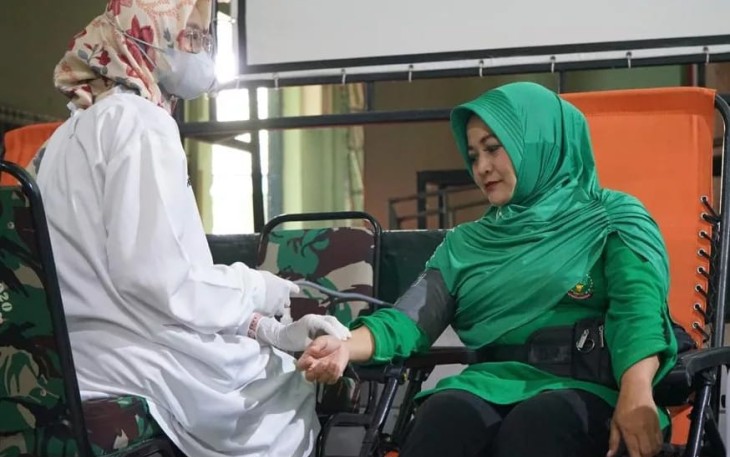 Aksi Sosial HUT ke-77 Persit Kartika Chandra Kirana di Madiun