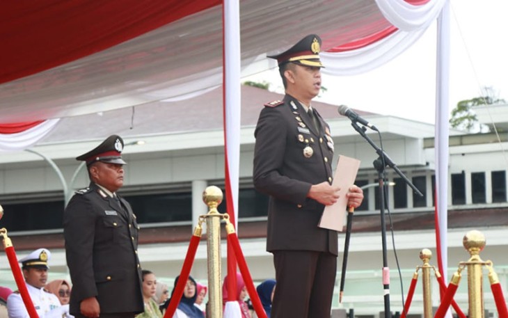 Polres Pesisir Barat saat Gelar Upacara di Lapangan Pemkab Pesibar