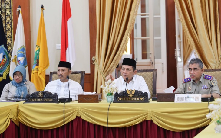 Gubernur Kepulauan Riau H. Ansar Ahmad saat memimpin Rapat Persiapan Pelaksanaan GTRA Summit Tahun 2023 di Gedung Daerah Tanjungpinang, Selasa (28/3).