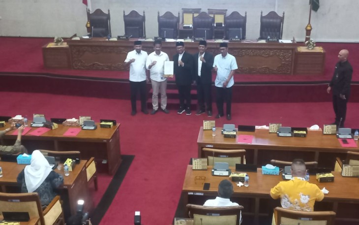 Rapat paripurna yang dipimpin oleh Ketua DPRD Kota Batam Nuryanto didampingi Wakil Ketua I DPRD Kota Batam Muhamad Kamaluddin dan Wakil Ketua II DPRD Kota Batam, Muhammad Yunus Muda, S.E pada Rabu (8/11/2023) di ruang sidang utama DPRD Kota Batam.