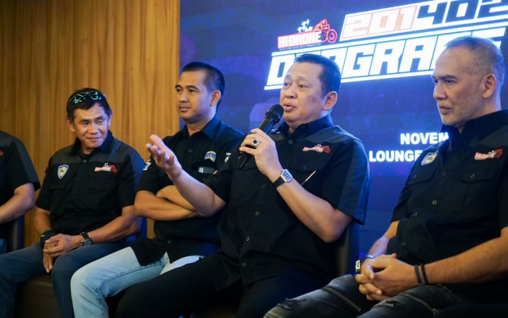 Bamsoet dalam konferensi pers HI-DRONE, di D'Javu Lounge and Bar, di Black Stone Garage, Jakarta, Rabu (8/11/23)