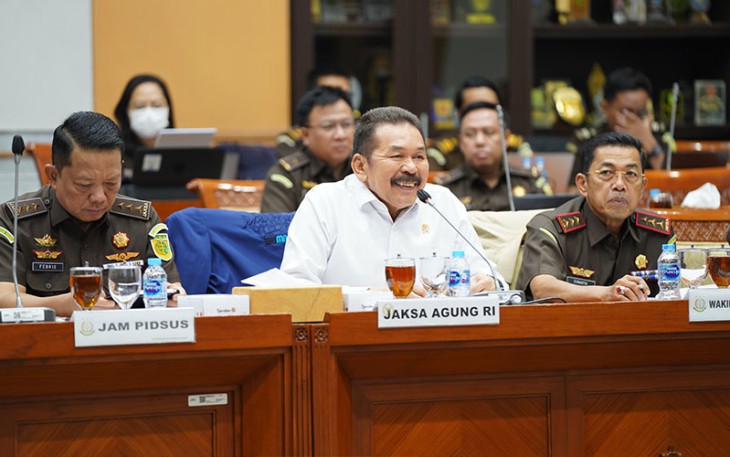 Jaksa Agung ST Burhanuddin saat menghadiri Rapat Kerja dengan Komisi III DPR RI