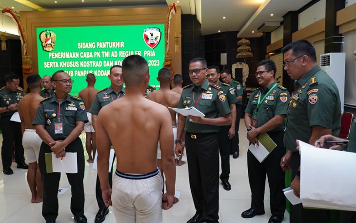 Pangdam IX/Udayana saat Pimpin Sidang Pantukhir Caba PK TNI AD Reguler Pria dan Sus Kostrad/Kopassus TA 2023