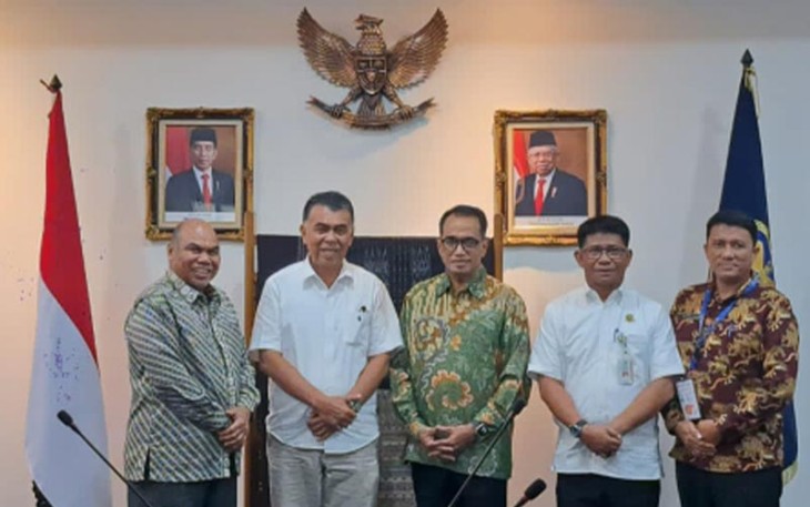 Bupati Natuna, Wan Siswandi didampingi oleh Kadishub Natuna, Alazi, Kadis Inspektorat Natuna, Robertus dan Pjs Kadis Kominfo Natuna, Ahmad Sofian berkoordinasi untuk  pembahasan beberapa agenda penting demi kemajuan daerah di wilayah Natuna, Selasa (22/08/2023).