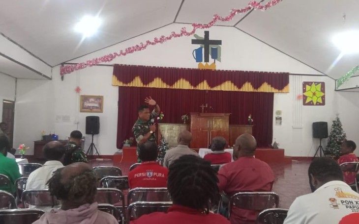 Danramil 1710-04/Tembagapura Gelar Komsos Usai Ibadah Gereja