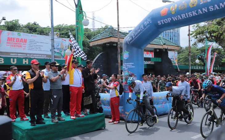 Panglima TNI saat Lepas Tim "The Rising Tide A Resonance 2023" Etape 2 Medan-Padang
