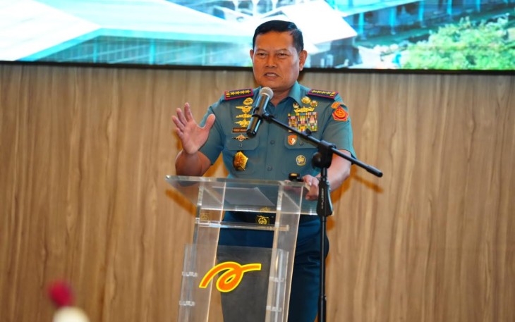Panglima TNI Laksamana TNI Yudo Margono, S.E., M.M. saat menghadiri acara Peresmian Arwana Plant V-C di lokasi PT. Arwana Citramulia Tbk, Jl. Raya Weringinanom, Wringin Anom, Kec. Wringinanom, Kabupaten Gresik, Jawa Timur, Jumat (1/9/2023) malam.