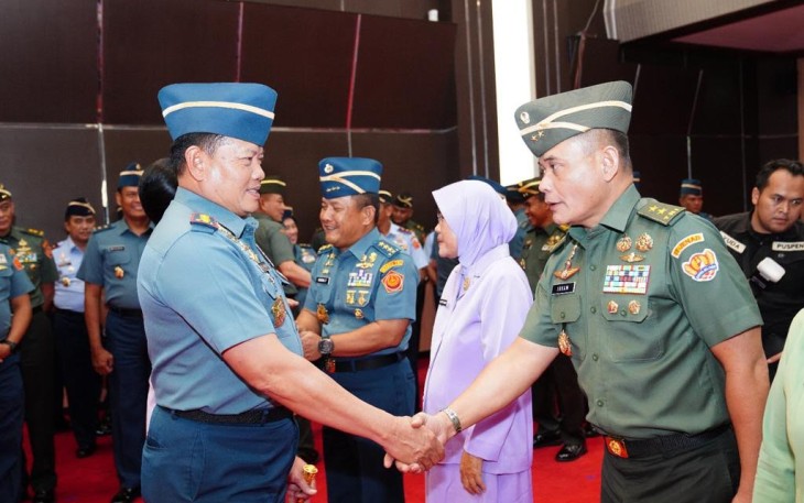 Panglima TNI Laksamana TNI Yudo Margono, S.E., M.M., saat menerima laporan korps kenaikan pangkat 33 Perwira Tinggi (Pati) TNI di Mabes TNI, Cilangkap, Jakarta Timur, Jumat (22/9/2023).