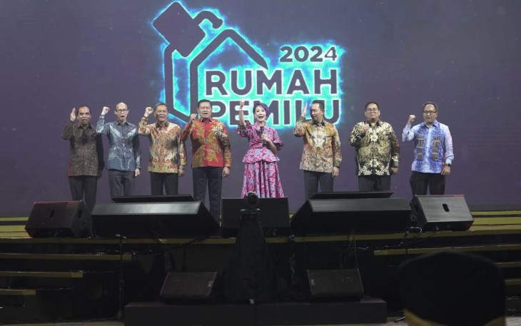 Panglima TNI Laksamana TNI Yudo Margono, S.E.,M.M, bersama Kapolri Jenderal Pol Listyo Sigit Prabowo, Ketua Bawaslu RI Rahmat Bagja, S.H., Dirut Kompas Gramedia  Lilik Oetama, Ketua DKPP Heddy Lugito, Dirut Kompas TV Ricard Bagun Andi Budiman, menyerukan Deklarasi Damai pada Pemilu 2024, bertempat di Golden Ballroom Hotel Sultan, Jakarta Pusat, Senin (11/9/2023).