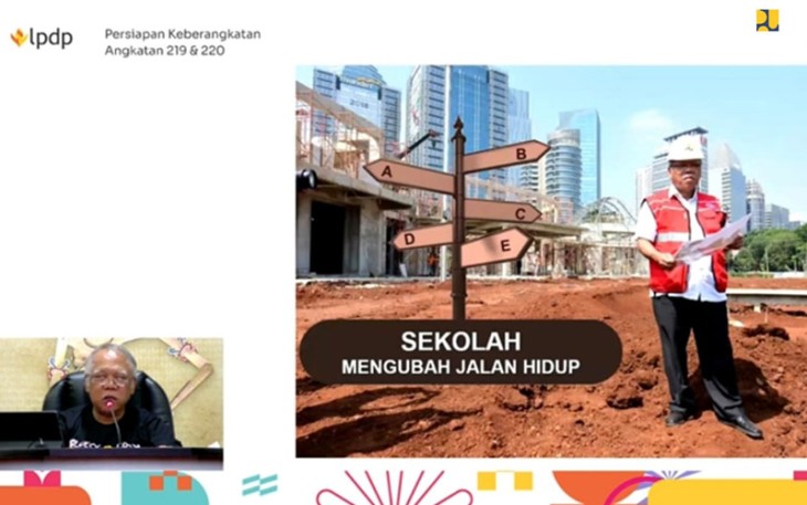 Menteri PUPR Basuki Hadimuljono saat memberikan pembekalan Angkatan 219 dan 220 Beasiswa LPDP secara daring, Jumat (24/11/2023). 