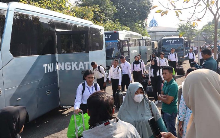 Lantamal V Berangkatkan Calon Bintara Pria dan Wanita PK TNI AL Gelombang II TA 2023