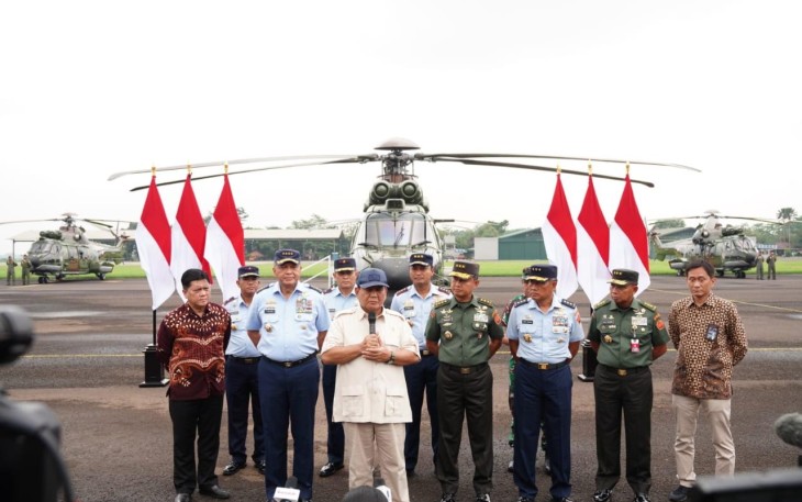 Kasum TNI Letjen TNI Bambang Ismawan, S.E., M.M. mewakili Panglima TNI Jenderal TNI Agus Subiyanto, S.E., M.Si menghadiri penyerahan delapan unit helikopter angkut berat H255M dan satu unit H255M full flight simulator dari Menhan RI kepada Kepala Staf TNI Angkatan Udara Marsekal TNI Fadjar Prasetyo di Lanud Atang Sendjaja Bogor, Jumat (1/12/2023).