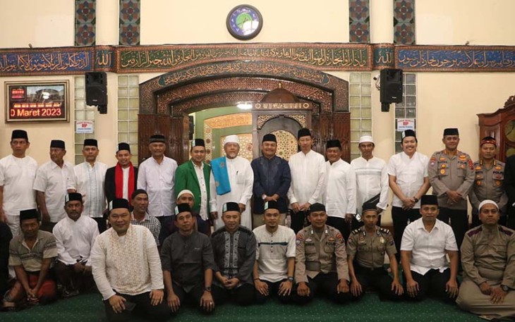 Wakapolda Sumut saat Safari Subuh Jumat Berkah di Mesjid Raya Aceh Sepakat