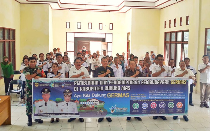 Babinsa Koramil Manuhing saat Hadiri Mini Lokakarya Percepatan Penurunan Stunting Tingkat Kecamatan