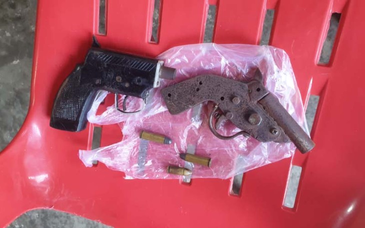 Senjata rakitan jenis  FN dan munisi yang diserahkan oleh masyakat secara sukarela.