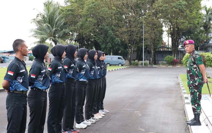 Calon Caba PK TNI AL Penerimaan TA 2023 saat Terima Arahan dari Danlantamal VI Makassar