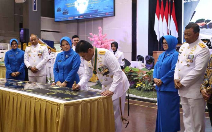 Kasal Laksamana TNI Muhammad Ali saat Resmikan SPBT Terpadu II di Surabaya