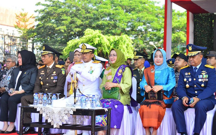 Komandan Lantamal VI dan Ketua Korcab VI DJA II saat Hadiri Upacara Peringatan HUT ke-78 TNI Tahun 2023 di Makassar