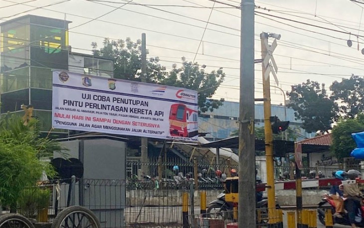 Perlintasan kereta api Pasar Minggu, Jakarta Selatan