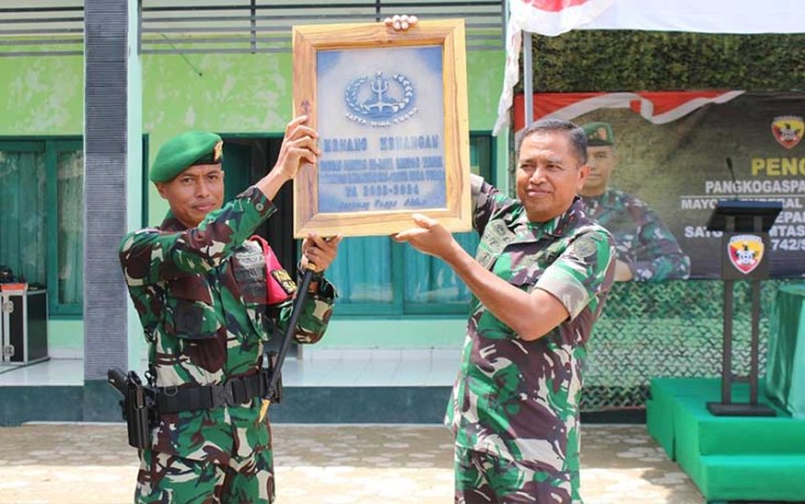 Pangdam IX/Udayana Apresiasi Kegiatan yang Dilakukan Satgas Yonif 742/SWY