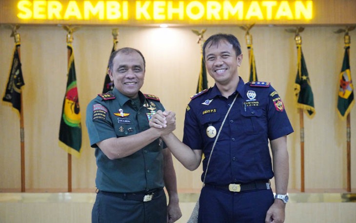 Pangdam XVIII/Kasuari, Mayjen TNI Ilyas Alamsyah, S.E., M.Tr.(Han)., CGCAE., saat Terima Audiensi Kepala KPPBC Manokwari 