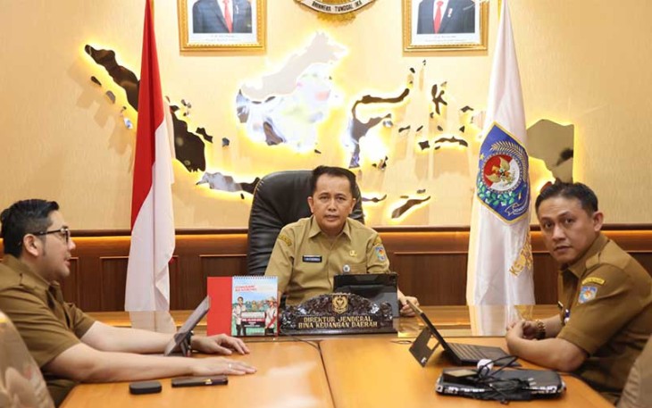 Dirjen Keuangan Daerah Fatoni saat Pimpin Rakor Bahas Polemik Infrastruktur Jalan di Lampung 