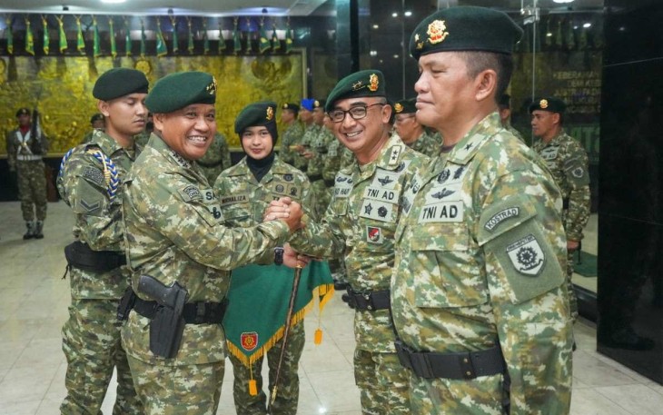 Pangkostrad Letnan Jenderal TNI Muhammad Saleh Mustafa saat Pimpin Sertijab Pejabat Kostrad dan Tradisi Korps Prajurit Kostrad