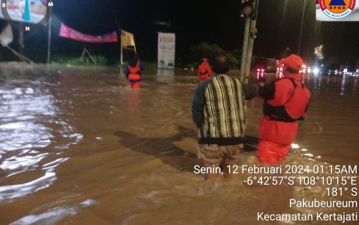 Tim Gabungan masih Bersiaga di Lokasi Banjir Kabupaten Majalengka