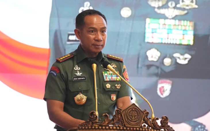 panglima TNI Jenderal TNI Agus Subiyanto dalam acara penandatanganan kontrak pengadaan barang dan jasa secara kolektif U.O Mabes TNI TA 2024, bertempat di Wisma A. Yani Jl. Taman Suropati No.10 Menteng, Jakarta Pusat. Selasa (23/1/2024).